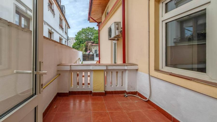 Casă individuală cu 6 camere cu Canalizare în Cantemir