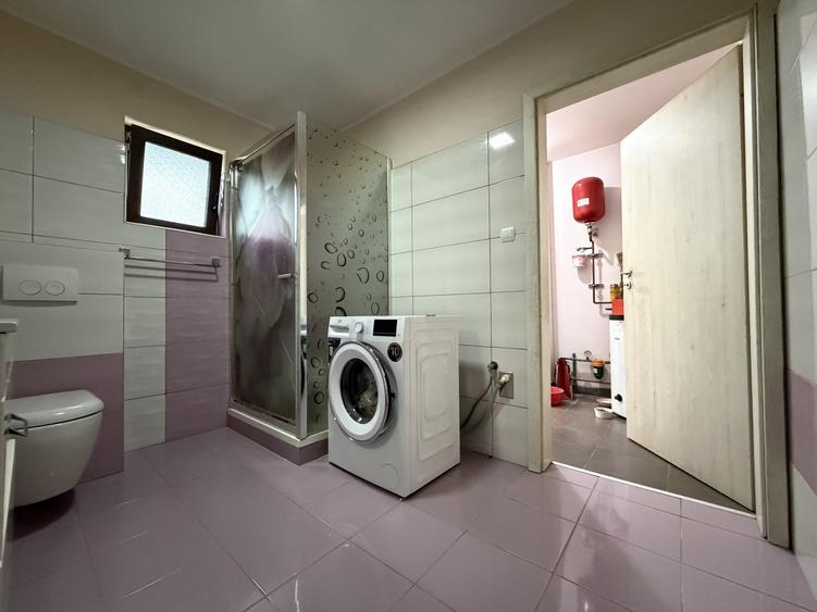 Casă individuală cu 5 camere cu Canalizare în Sânandrei