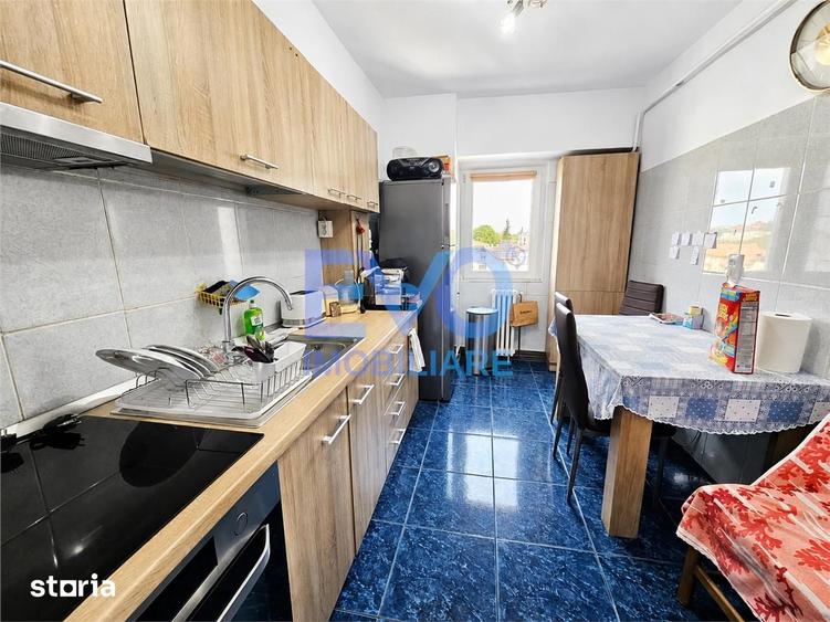Apartament 3 camere, boxa, decomandat, Independentei - 7