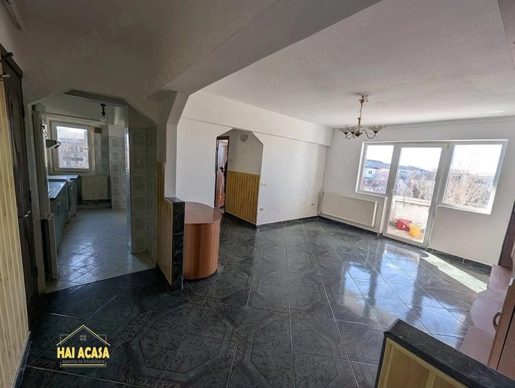 Apartament cu 3 camere nedecomandat în Micro 16