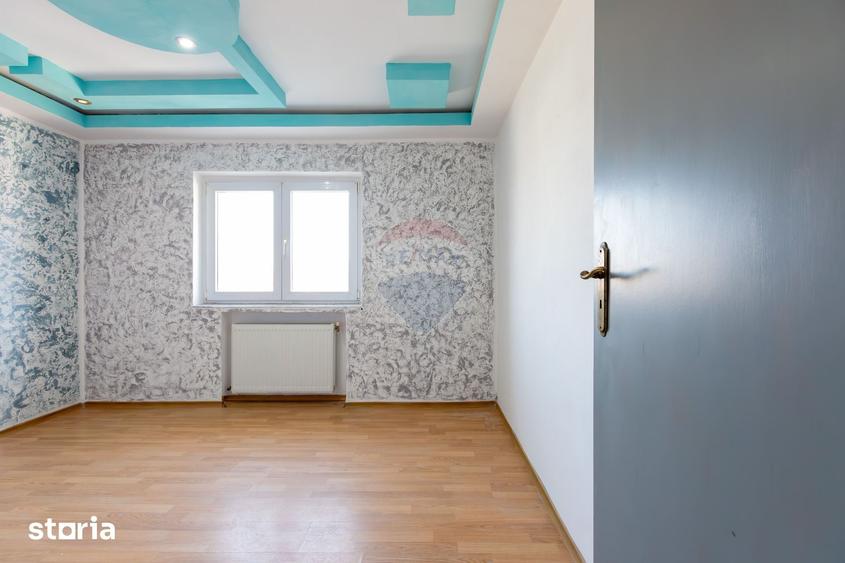 Apartament cu 3 camere în Traian