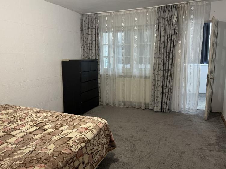 Casă cu 4 camere cu Teren 200 Mp în Central