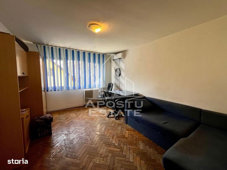 Garsonieră, mobilată în Fabric