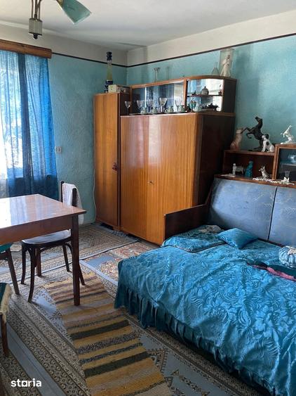 Casă cu 5 camere cu Teren 1045 Mp în Central