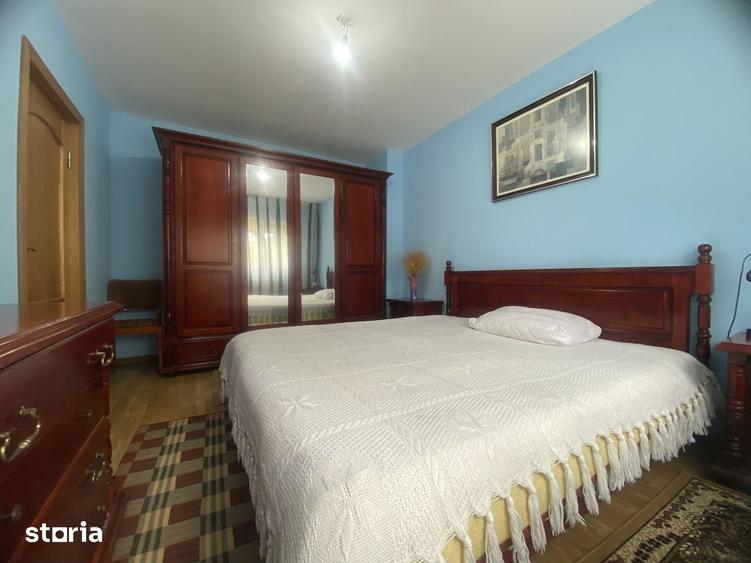 Casă cu 5 camere decomandat cu Teren 596 Mp în Central