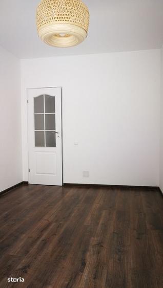 Apartament cu 3 camere decomandat în Dârste
