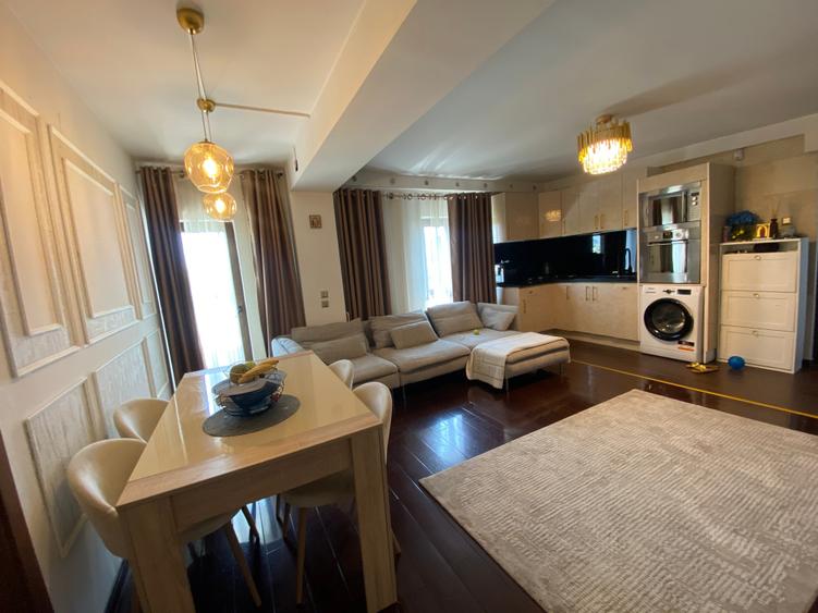 Apartament cu 3 camere semidecomandat, mobilat în Vitan Mall