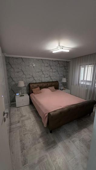 Apartament cu 3 camere decomandat în Lacu