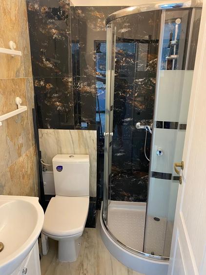 Apartament cu 4 camere decomandat în Brâncoveanu