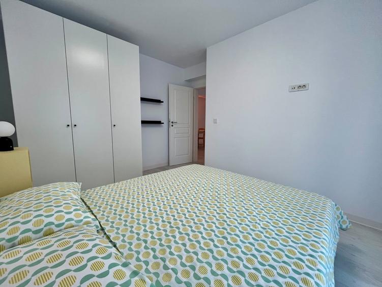 Apartament cu 2 camere semidecomandat în Valea Adâncă