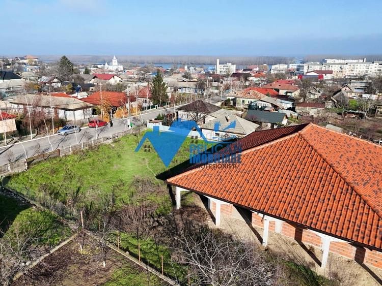 Casă individuală cu 4 camere cu Garaj în Mahmudia