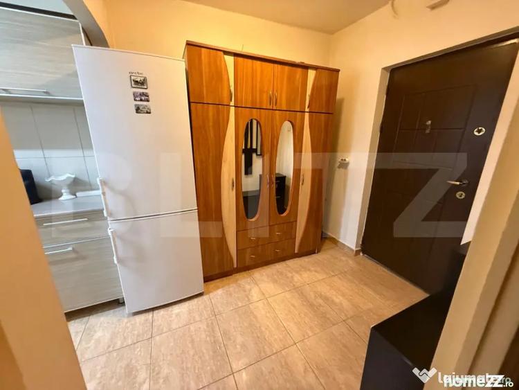 Apartament cu 2 camere semidecomandat în Micro 6
