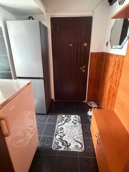 Apartament cu 2 camere decomandat în Craiovița Nouă