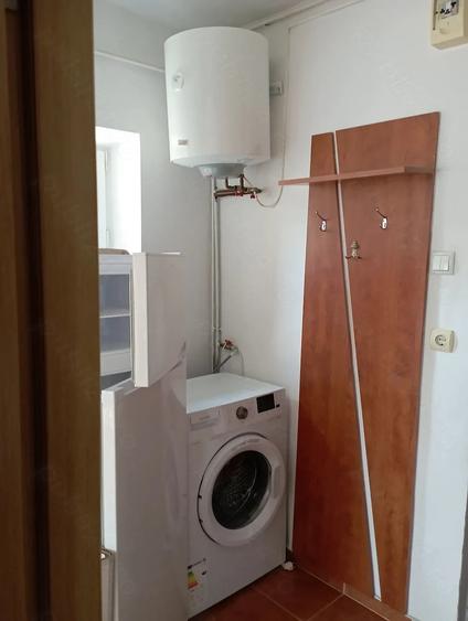 Garsonieră decomandată în Central