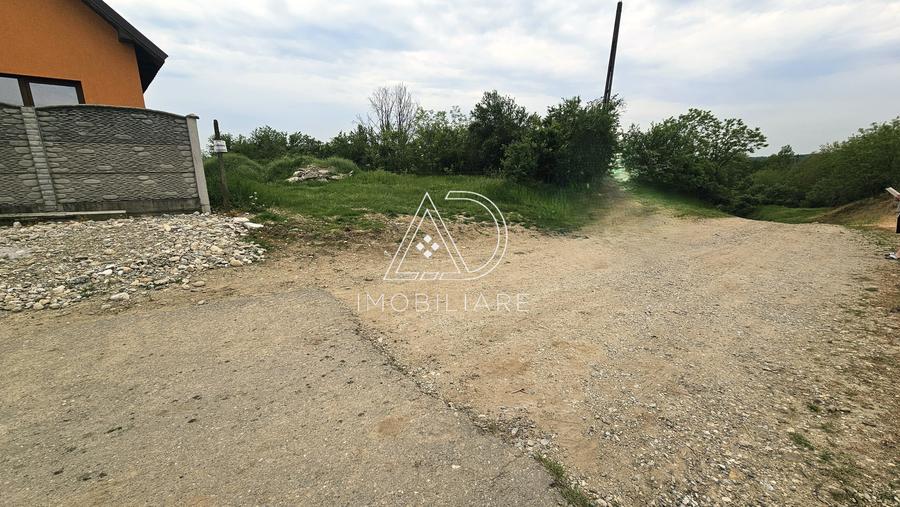 Teren Construcții intravilan de 2444 mp, în Tălpășești