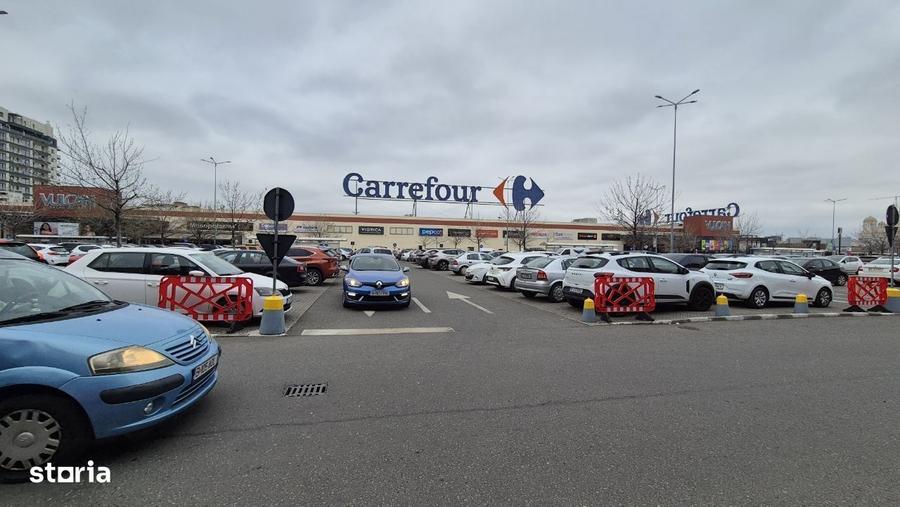 Sebastian, vizavi de Kaufland, Vulcan Centre - 1