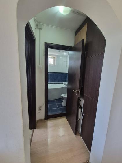 Apartament cu 2 camere semidecomandat în P-ța Reșița