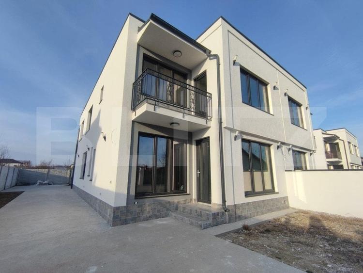 Casă individuală cu 5 camere cu Canalizare în Podari