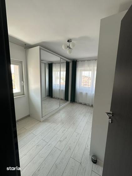 Apartament cu 4 camere decomandat, mobilat în Ștrand
