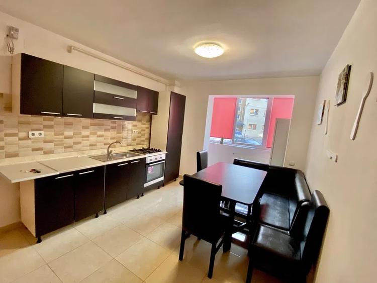 Apartament cu 2 camere, 58 mp, parcare, zona Florilor - 5