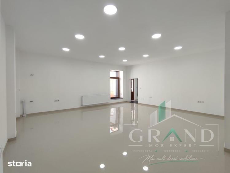 Spațiu comercial, de 90 mp, în Central
