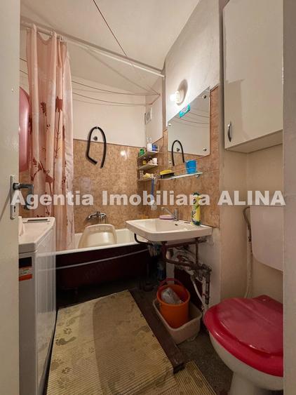 Apartament cu 2 camere decomandat în Minerul