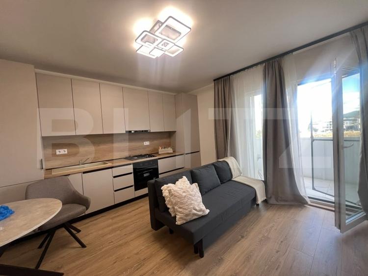 Apartament cu 2 camere semidecomandat, mobilat în Florești