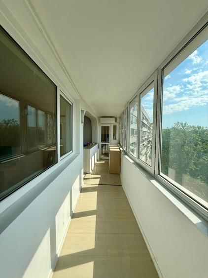 Apartament cu 3 camere semidecomandat în Titan