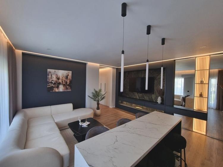 Apartament cu 2 camere decomandat în Botizului