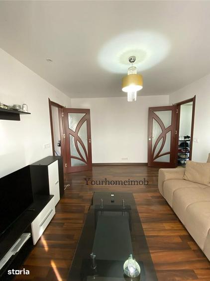 Apartament cu 2 camere semidecomandat în Craiovița Nouă