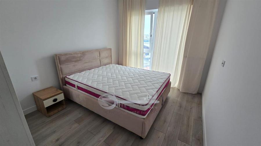 Apartament cu 2 camere decomandat în Baza 3