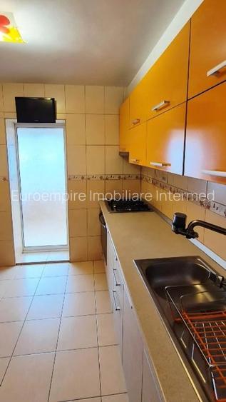 Apartemnt 2 camere de vanzare zona KM 5, MOBILAT si UTILAT partial