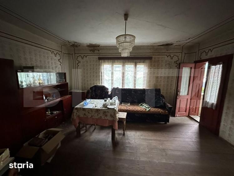 Casă cu 7 camere cu Teren 660 Mp în Feldru