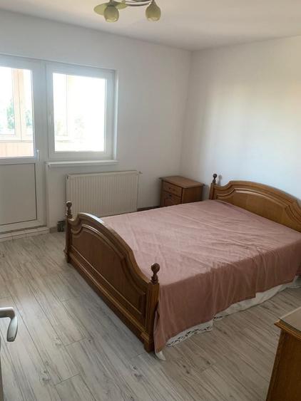 Apartament cu 3 camere decomandat în Găvana