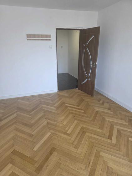 Garsonieră decomandată în Calea București