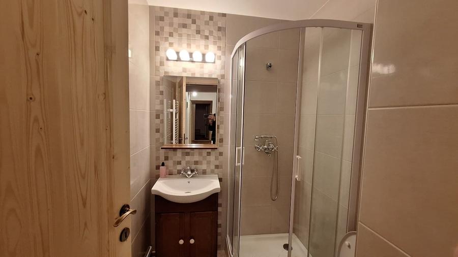 Apartament cu 4 camere decomandat, mobilat în Aradului