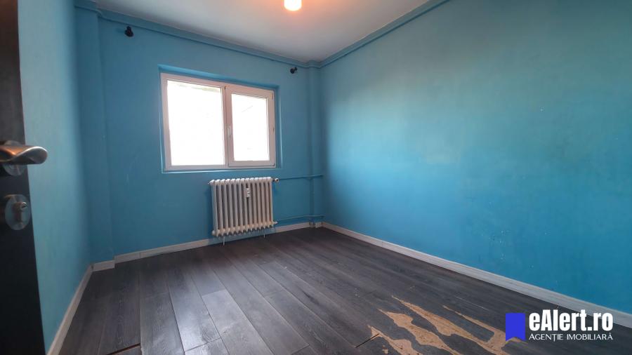 Apartament cu 4 camere în Rahova