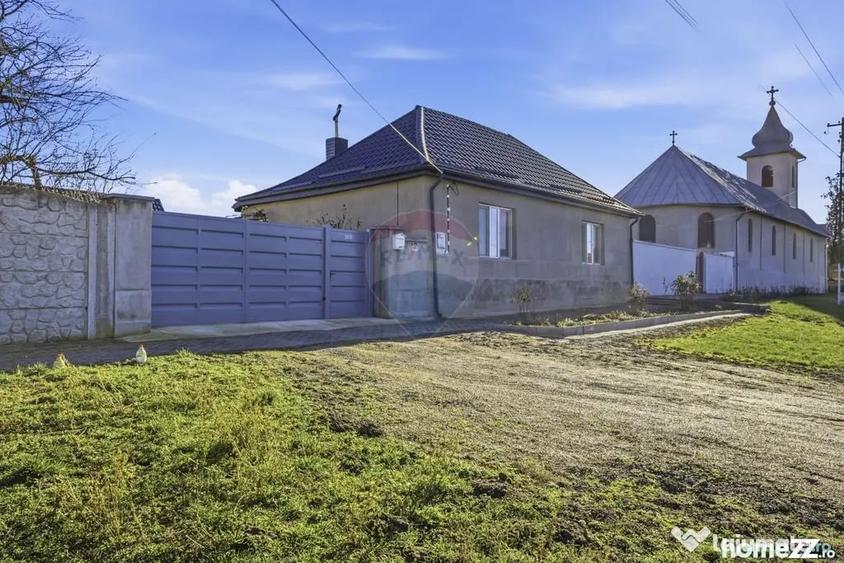 Casă cu 3 camere cu Teren 1439 Mp în Satu Mare