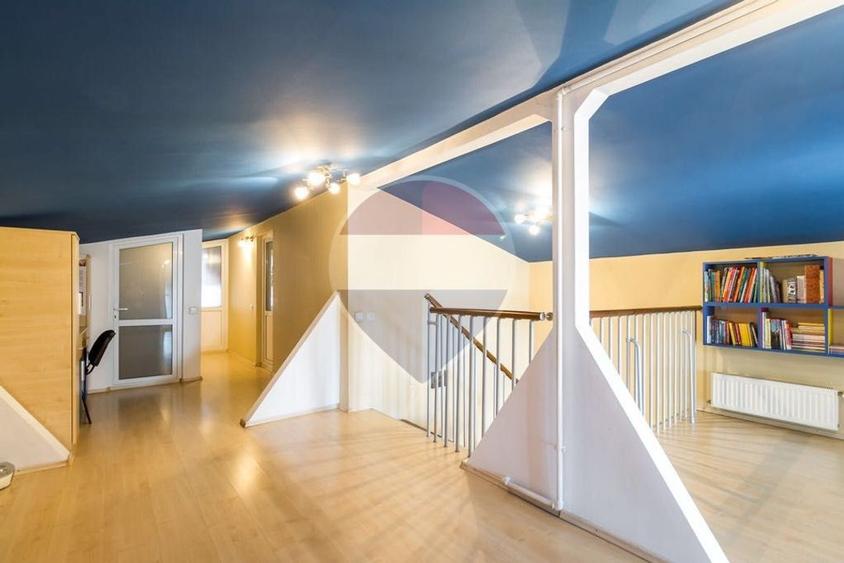 Apartament cu 6 camere semidecomandat, mobilat în Apărătorii Patriei