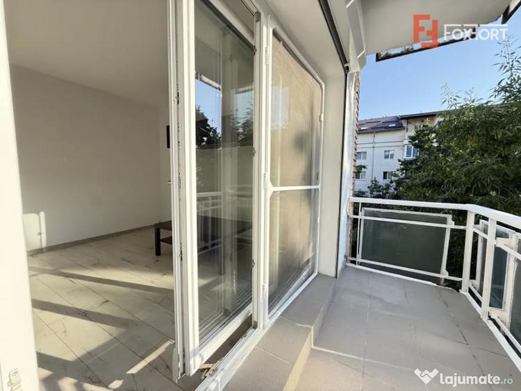 Apartament cu 3 camere decomandat în Girocului
