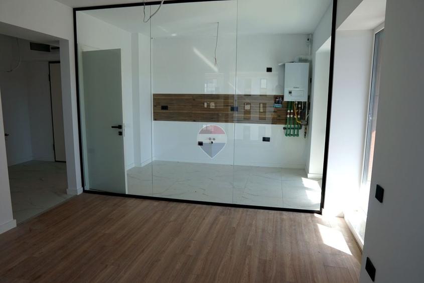 Apartament cu 3 camere decomandat în Theodor Pallady