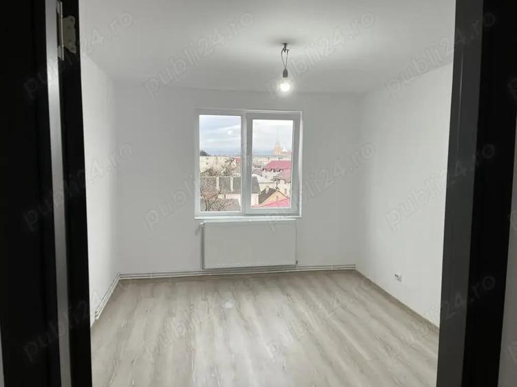 Apartament cu 4 camere semidecomandat în Sighetu Marmației