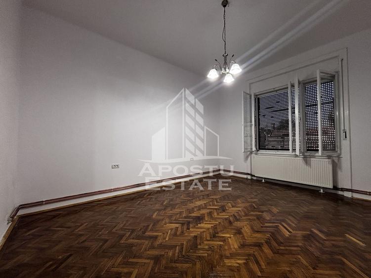 Apartament cu 3 camere nedecomandat în Iosefin