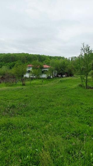 Casă cu 4 camere în Cotmeana