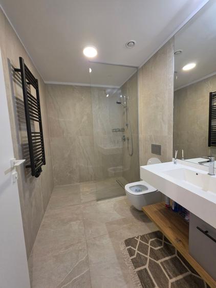 Apartament cu 2 camere semidecomandat, mobilat în Barbu Văcărescu