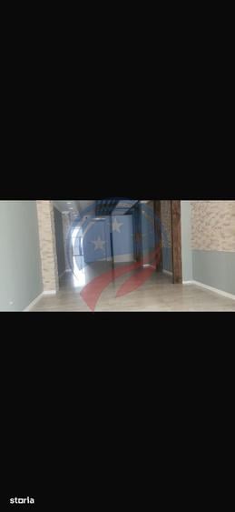 Spațiu comercial, de 240 mp, în Ultracentral