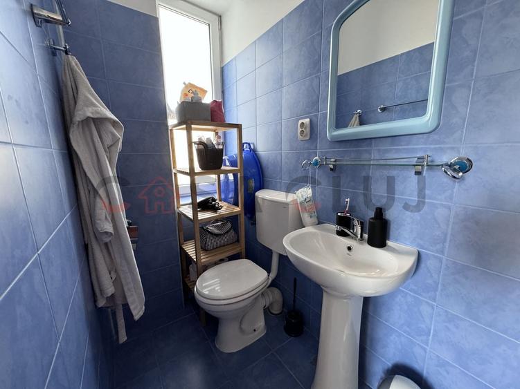 Apartament cu 4 camere decomandat, mobilat în Ultracentral