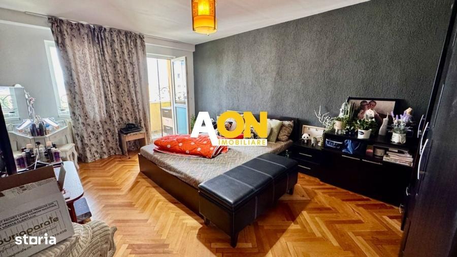 Apartament cu 3 camere decomandat în Cetate