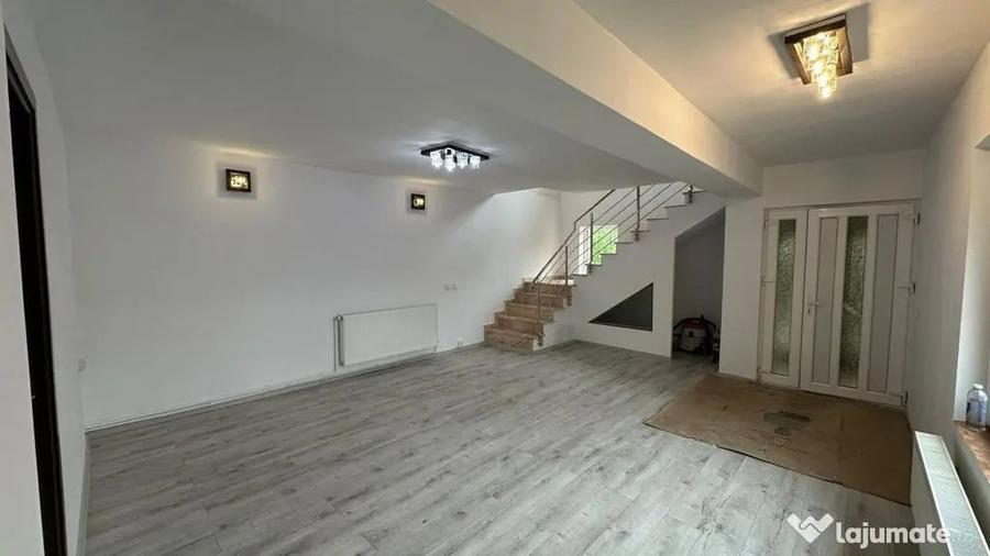 Casă cu 3 camere cu Teren 1397 Mp în Ștefănești