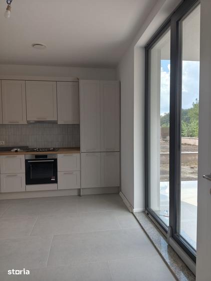 Casă cu 5 camere cu Teren 480 Mp în Mogoșoaia